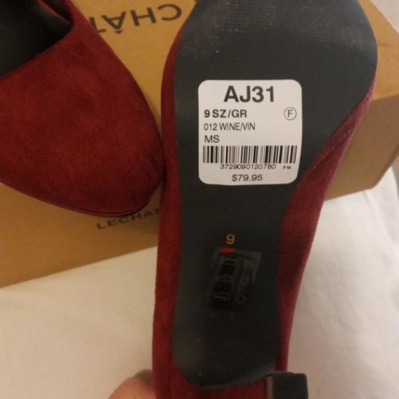 Le chateau size 9 pump faux suede almond toe - Picture 3 of 3